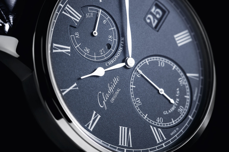 Glashutte Original Senator Chronometer - dark blue grain dial closeup - Perpetuelle