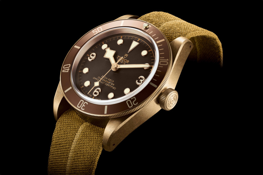 Tudor Black Bay Bronze - angleview - Perpetuelle