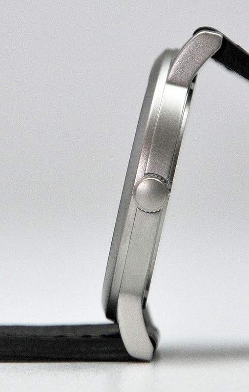 Defakto Struktur Quartz wristwatch (side view)
