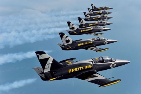 Breitling Jeat Team L39 Albatros jets flying in close formation